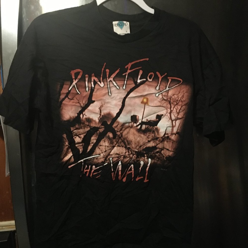2001 Pink Floyd tee 385 *tee deal $35 or $30 w/offer
